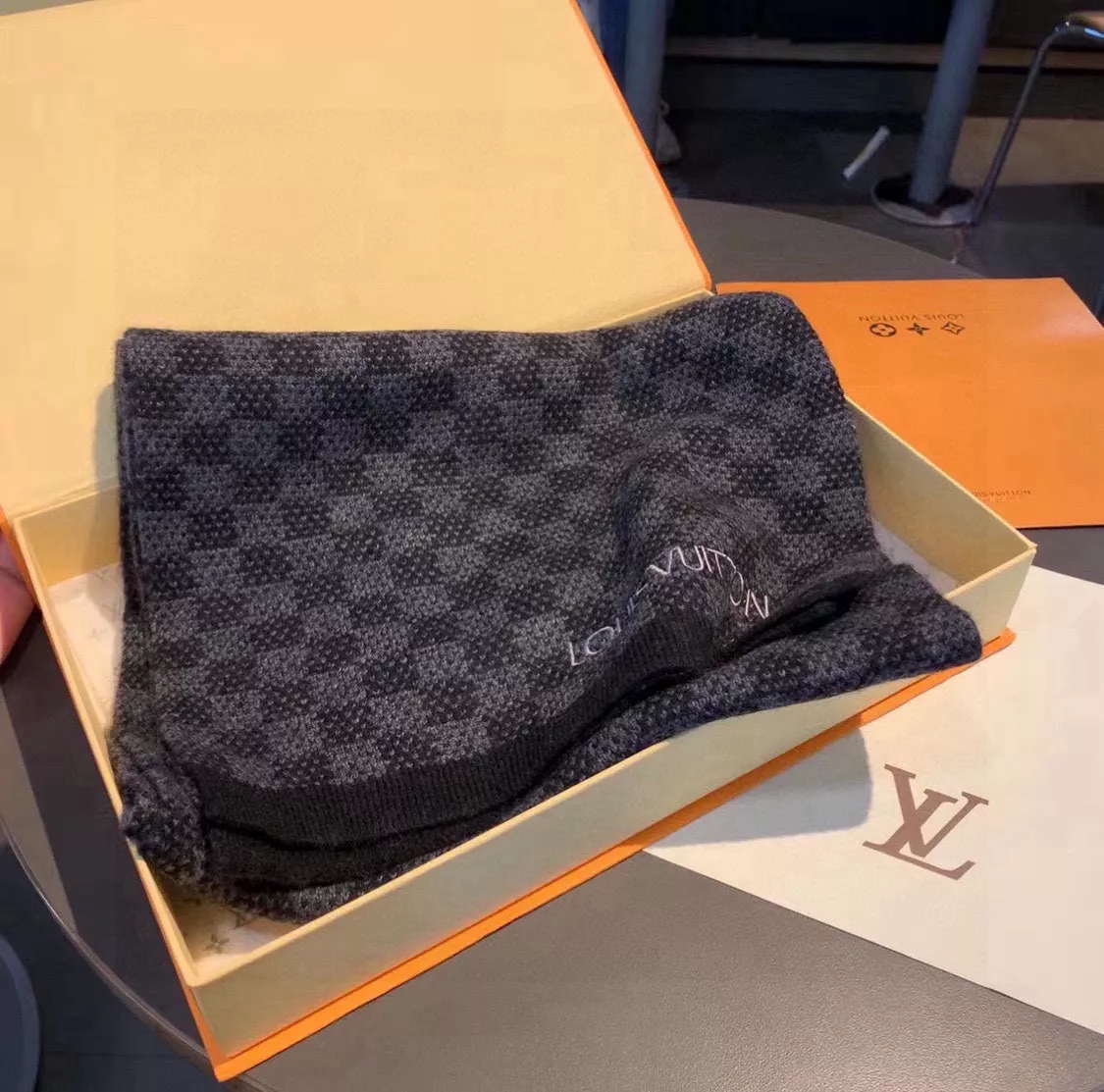 louis vuitton echapres pour unisexe s_12b11101